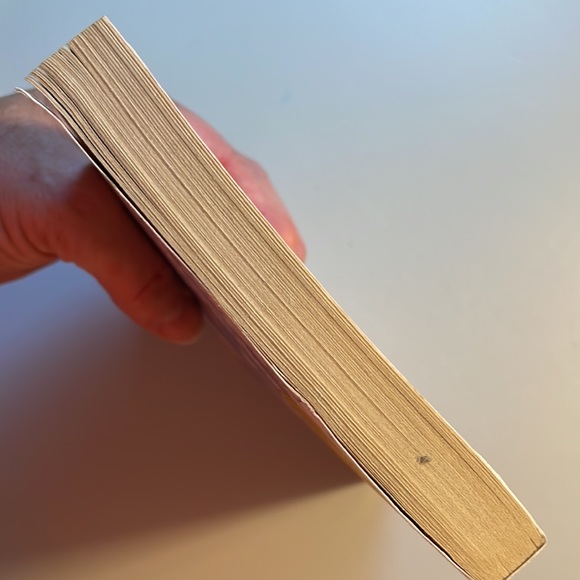 📚2/$6 A Wrinkle in Time #1 in the Time Quintet Series - Picture 6 of 12